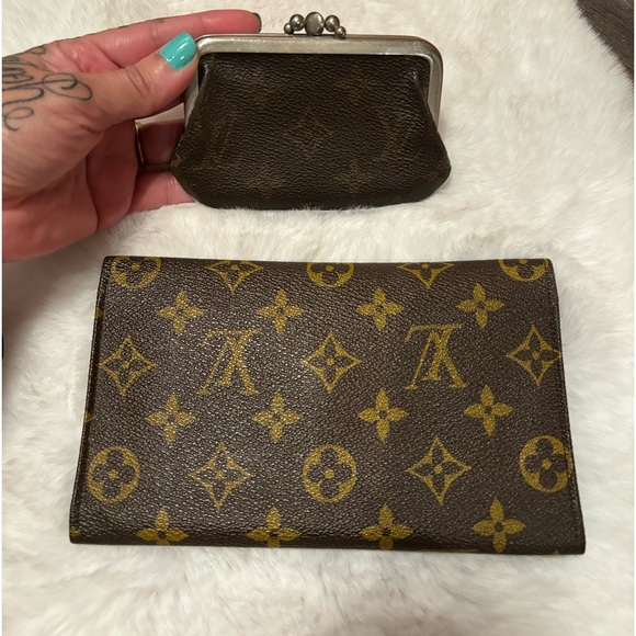 Louis Vuitton - Picture 2 of 13